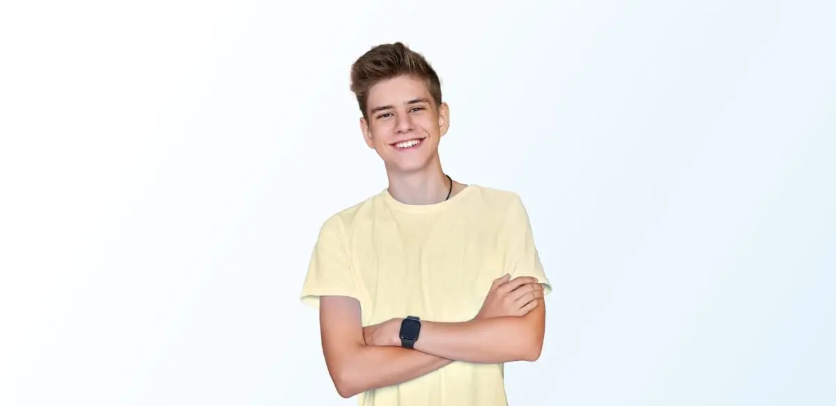 chico sonriendo